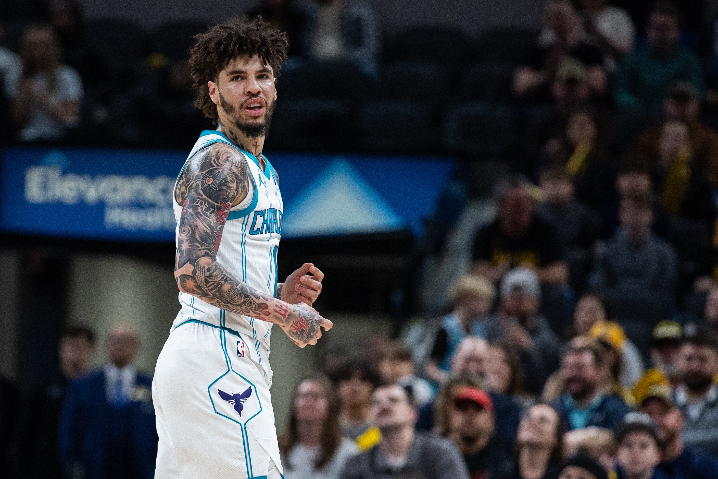 爱奇艺体育官网首页-今天不浪今天准！三球首节出战9分钟 7中5&amp;三分4中3砍13分2助