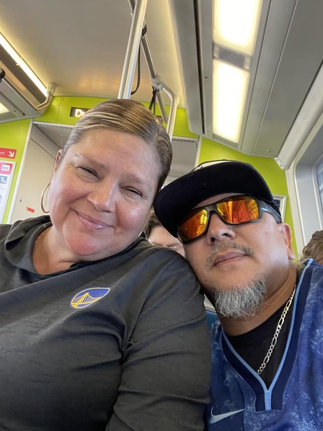 爱奇艺体育app-勇士球迷花$4000飞客场，到场发现库里轮休